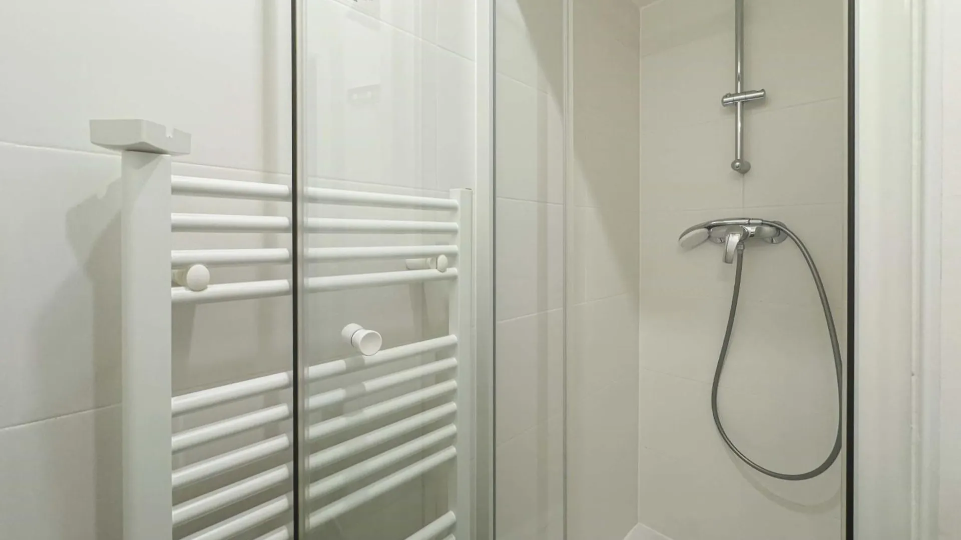 Flexliving - Room - Augereau Paris 0*,  Frankrig